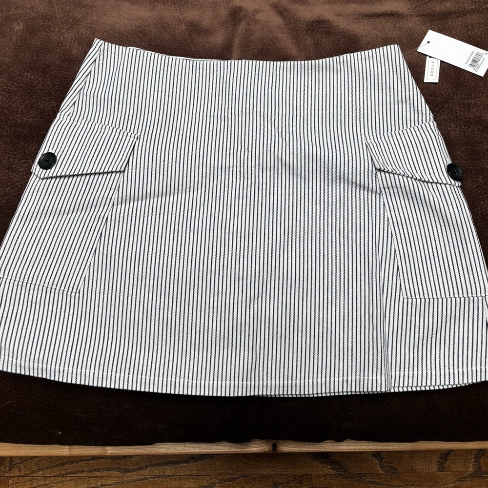 Nordstrom BP. Striped Navy and White Women's Mini Skirt - NWT Size Medium
